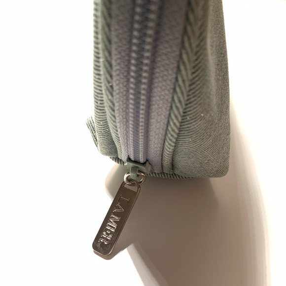 La Mer Mint Cosmetic Pouch - Picture 3 of 6